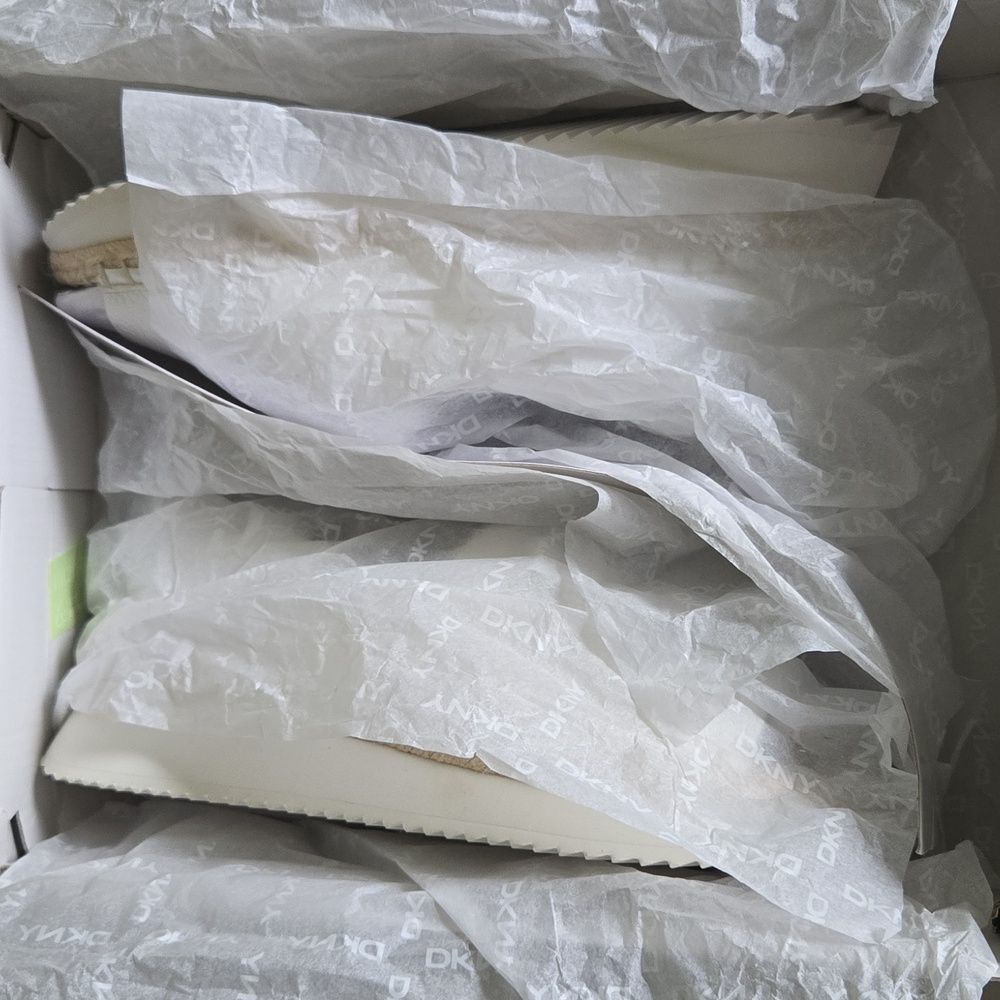 DKNY White Peep Toe Platforms - Picture 8 of 8